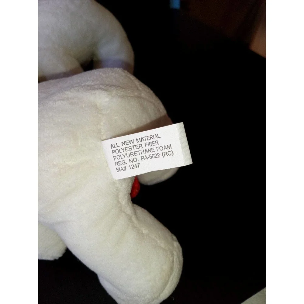 NWT Goffa, white kissing plush bears with heart and flower